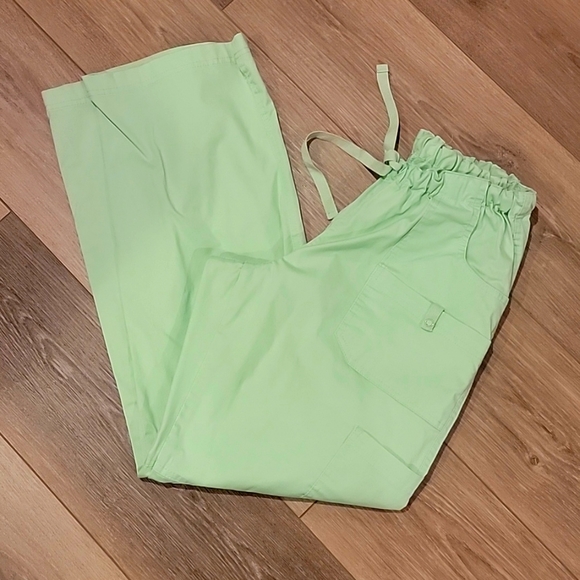 Spearmint Buttersoft Scrubs - Picture 2 of 2